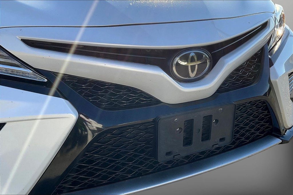 Used 2020 Toyota Camry XSE FWD image 33