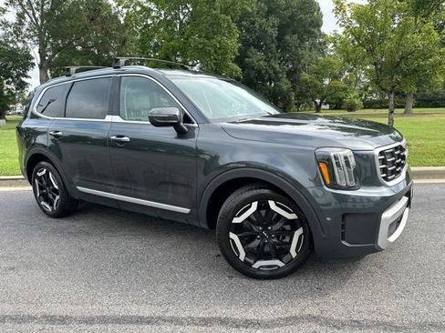 Certified 2024 Kia Telluride S w/ S Sunroof Package AWD/4WD image 2