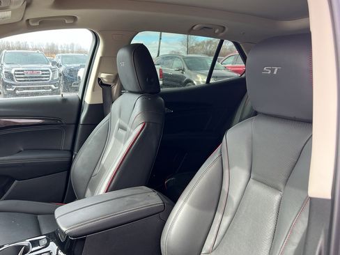 Used 2023 Buick Envision Essence w/ Technology Package I image 10