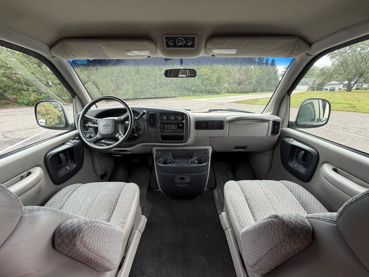Used 1998 Chevrolet Express 2500 Passenger w/ Preferred Equipment Group RWD image 14