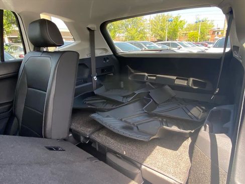 Used 2021 Volkswagen Tiguan SE FWD image 19