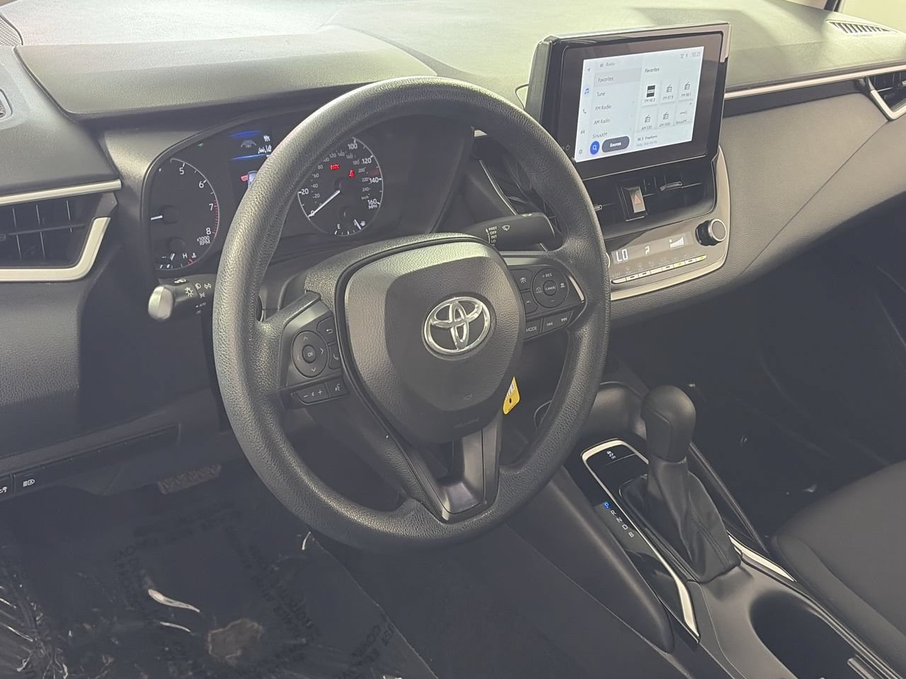 Used 2025 Toyota Corolla LE FWD image 11