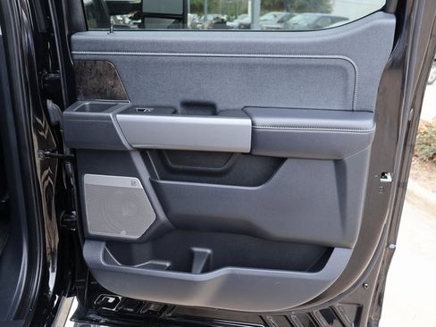 Certified 2025 Ford F350 Lariat w/ Chrome Package image 21