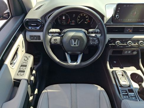 Certified 2025 Honda Pilot EX-L image 13