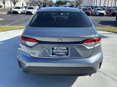 Certified 2025 Toyota Corolla LE image 9