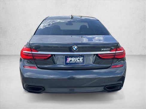 Used 2017 BMW 750i image 6