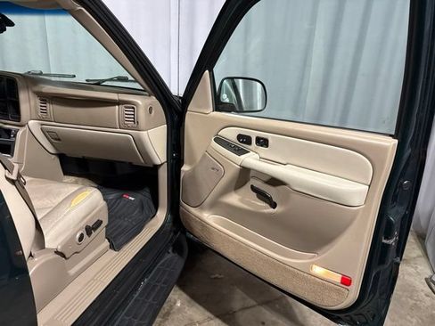 Used 2003 Chevrolet Tahoe LT AWD/4WD image 28