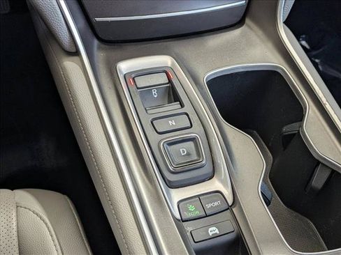 Used 2019 Honda Accord Touring image 11