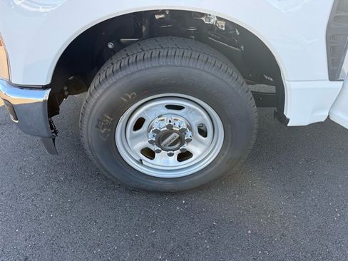 New 2026 Ford F350 XL w/ XL Chrome Package RWD image 25