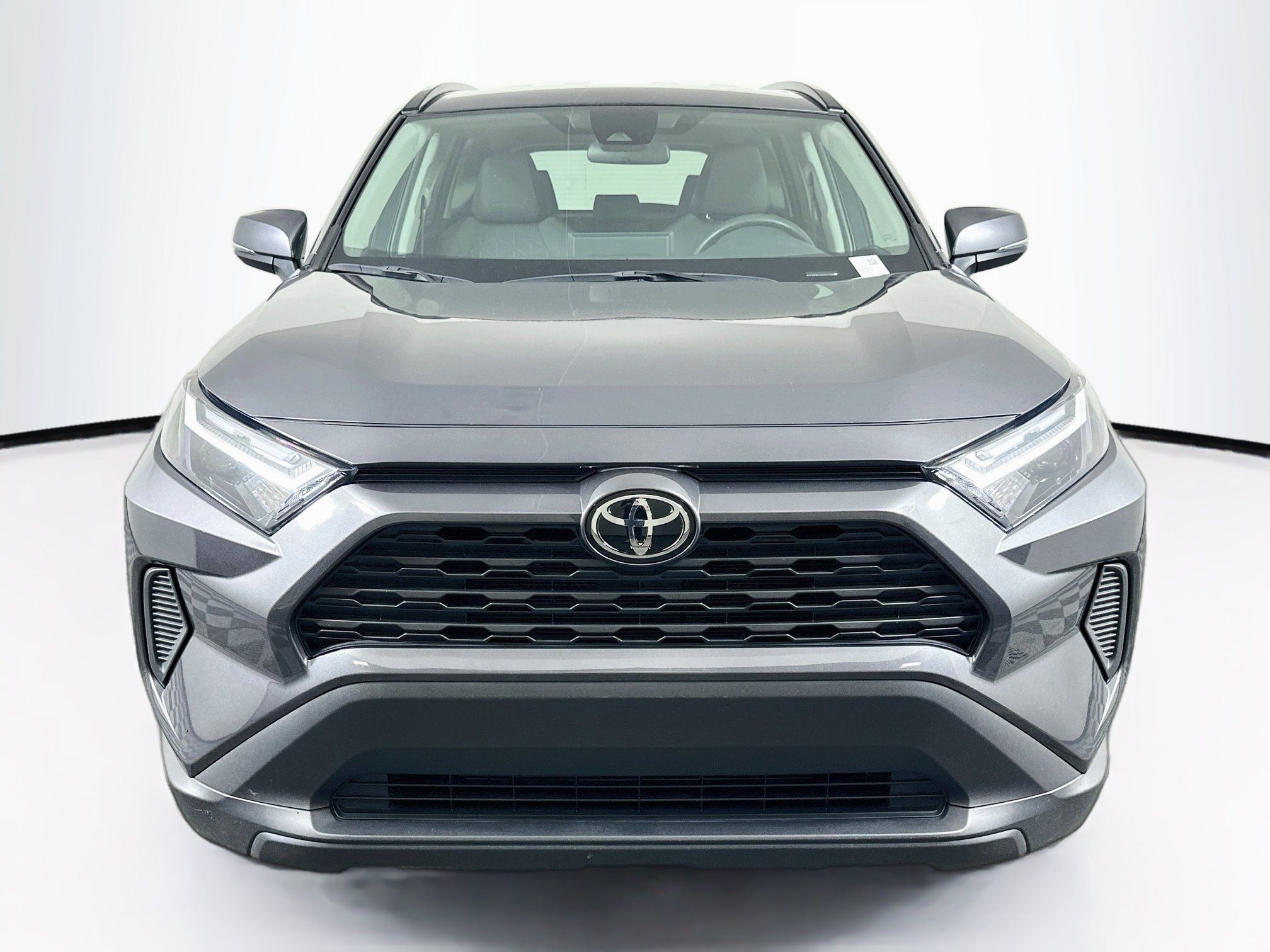 Used 2025 Toyota RAV4 XLE FWD image 2