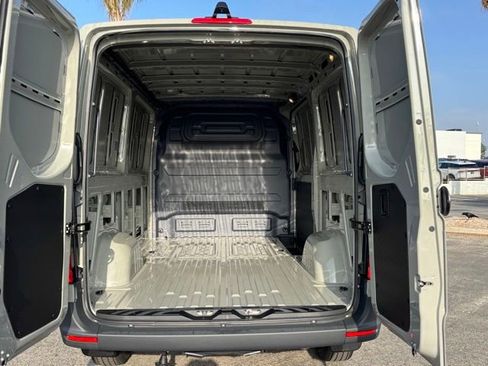 Used 2026 Mercedes-Benz Sprinter 2500 image 21