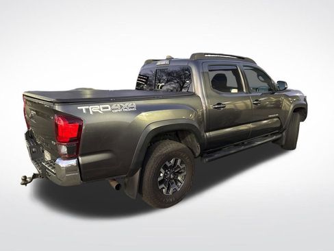 Used 2019 Toyota Tacoma TRD Off-Road image 3