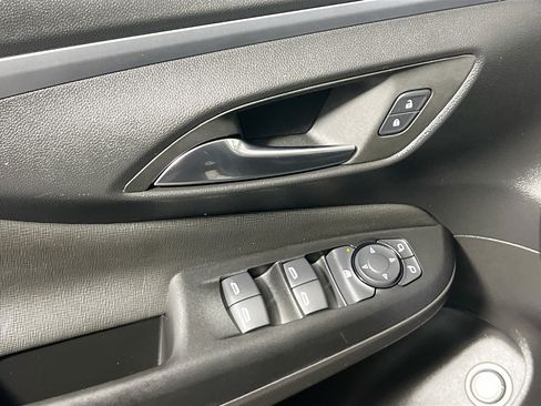 Used 2025 Buick Envista Preferred w/ Convenience I Package FWD image 16