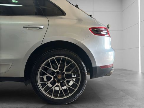 Used 2017 Porsche Macan S image 22