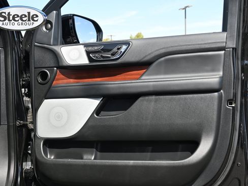 Used 2023 Lincoln Navigator Reserve AWD/4WD image 28