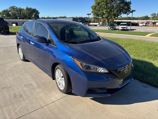 Used 2025 Nissan Leaf S FWD image 4