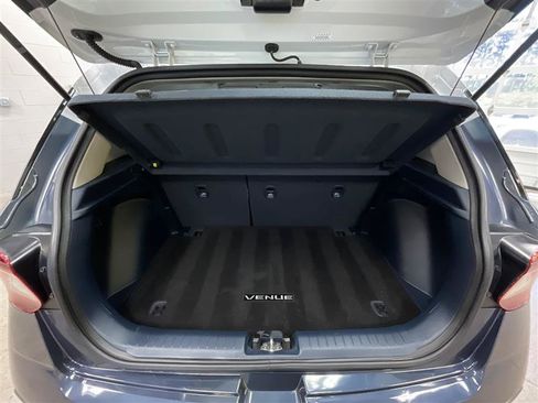Used 2021 Hyundai Venue FWD image 24