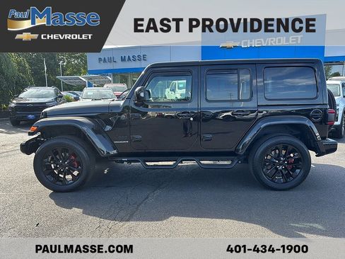 Used 2023 Jeep Wrangler Unlimited Sahara AWD/4WD image 4