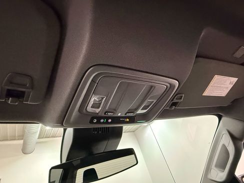 Used 2023 Chevrolet Silverado 1500 Custom AWD/4WD image 81