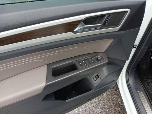 Used 2023 Volkswagen Atlas SE image 11