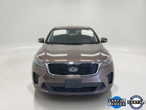 Used 2020 Kia Sorento LX FWD image 2