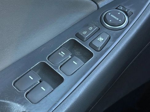 Used 2013 Hyundai Sonata SE FWD image 23