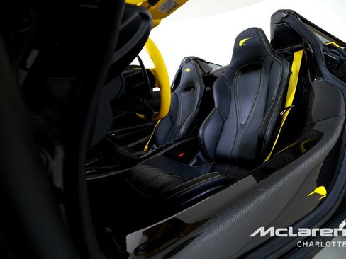 Used 2022 McLaren 765LT RWD image 13