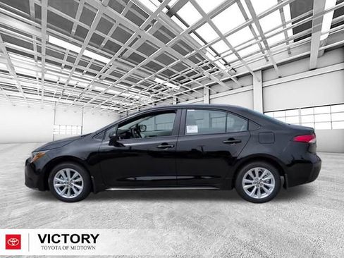 Used 2026 Toyota Corolla LE w/ LE Premium Package FWD image 6