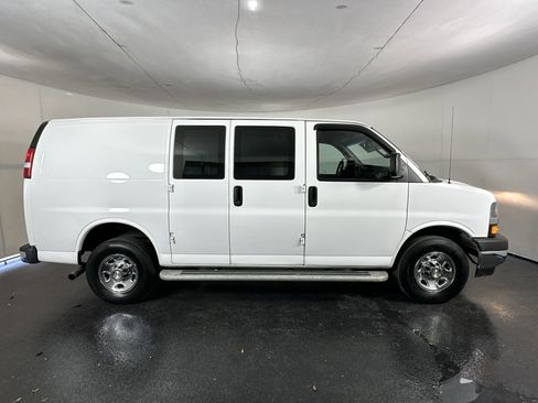 Used 2022 Chevrolet Express 2500 w/ Driver Convenience Package image 13