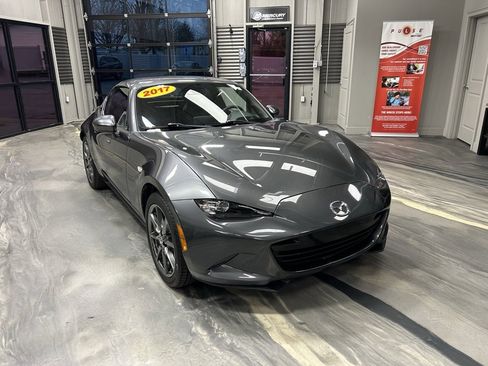 Used 2017 MAZDA MX-5 Miata RF Grand Touring image 2