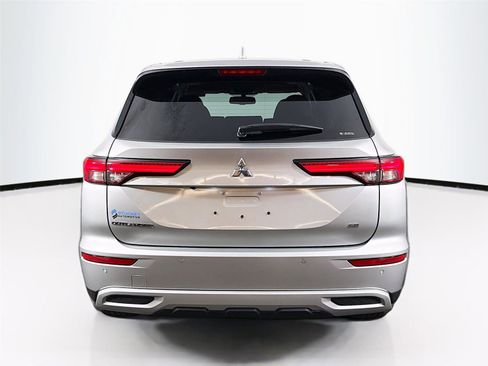 Used 2024 Mitsubishi Outlander SE AWD/4WD image 6