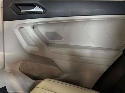 Certified 2022 Volkswagen Tiguan SE image 15