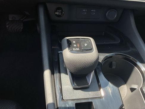 Used 2025 Nissan Rogue SV FWD image 27
