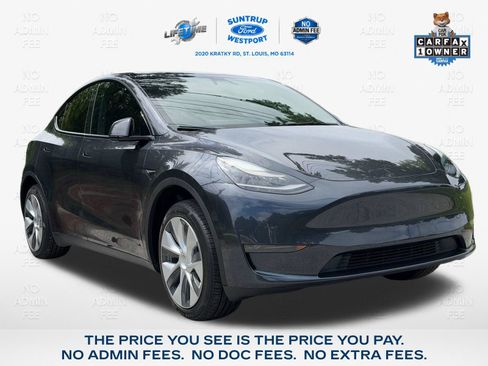 Used 2024 Tesla Model Y Long Range RWD image 1