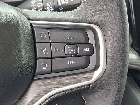 Certified 2023 Jeep Wagoneer Series II w/ Convenience Group I AWD/4WD image 24