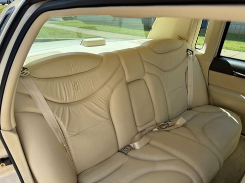 Used 1996 Lincoln Town Car Cartier image 14