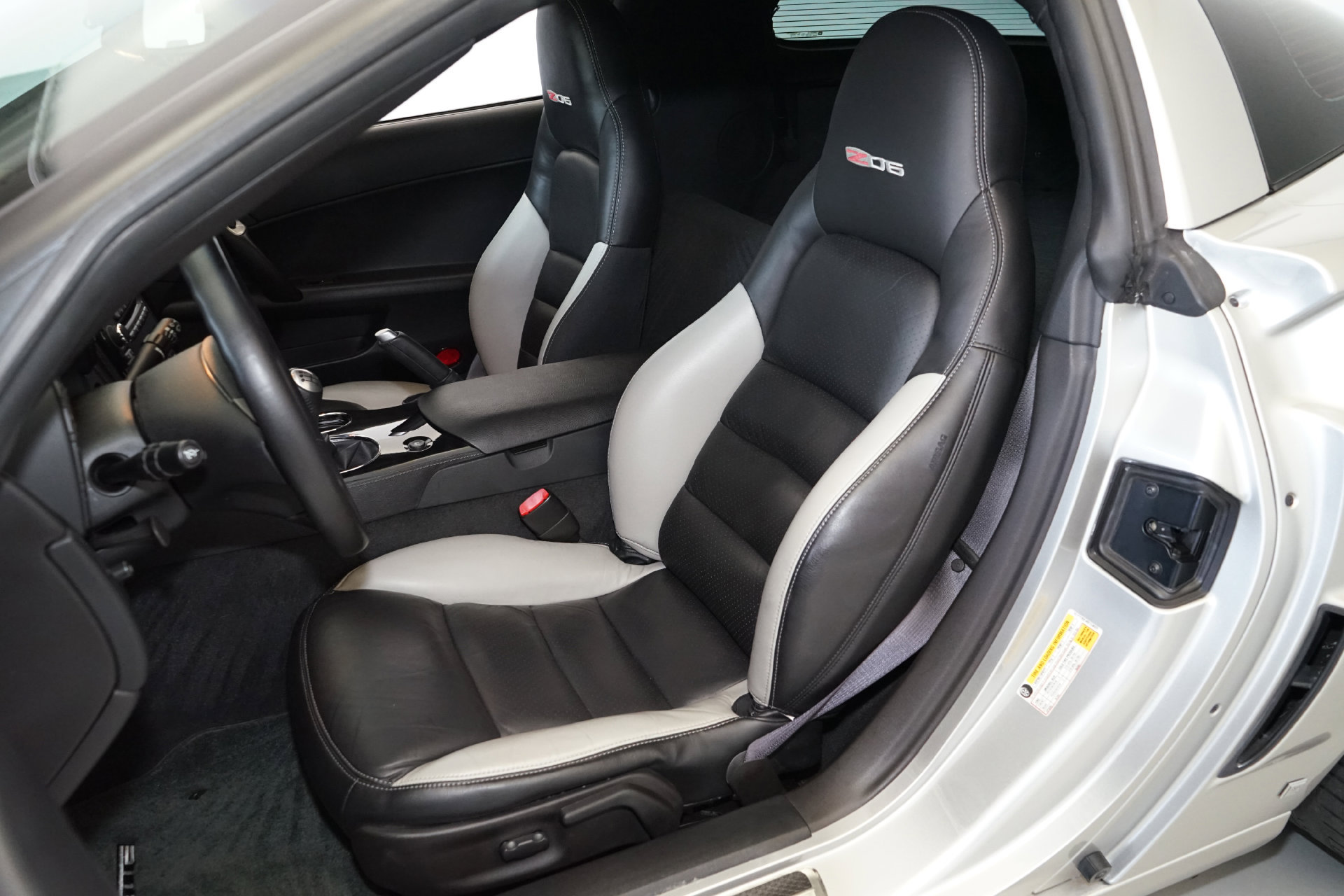 Used 2008 Chevrolet Corvette Z06 w/ Preferred Equipment Group RWD image 3
