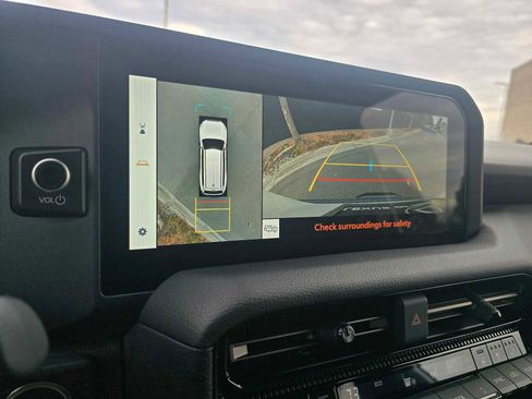 Used 2025 Toyota Land Cruiser image 29