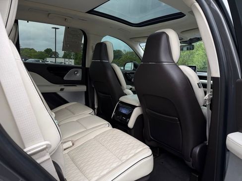Used 2023 Lincoln Aviator Black Label w/ Dynamic Handling Package AWD/4WD image 25