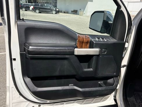 Used 2019 Ford F150 Lariat w/ Equipment Group 502A Luxury AWD/4WD image 12