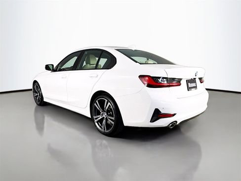 Certified 2022 BMW 330i Sedan w/ Driving Assistance Package image 5