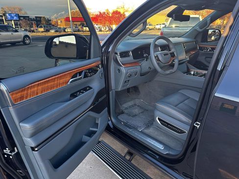 Used 2022 Jeep Grand Wagoneer Series II w/ Flexible Seating Group image 18