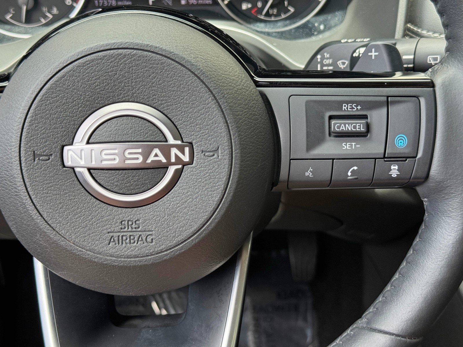Used 2023 Nissan Rogue SV w/ SV Premium B Package FWD image 21
