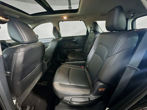 Used 2023 Nissan Pathfinder SL w/ SL Premium Package FWD image 30