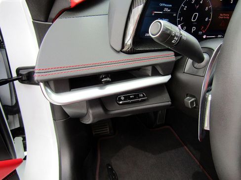 Used 2021 Chevrolet Corvette Stingray Preferred Cpe w/ Z51 Performance Package image 15