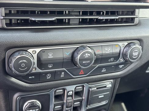 New 2026 Jeep Gladiator Sport image 16