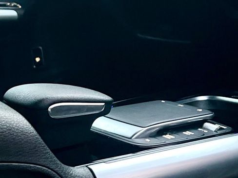 Certified 2023 Mercedes-Benz GLA 250 4MATIC image 28