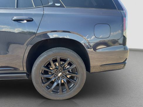 Used 2024 Cadillac Escalade Sport Platinum w/ LPO, ONYX Package AWD/4WD image 32