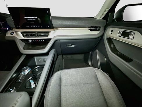 New 2026 Ford Explorer Active AWD/4WD image 23