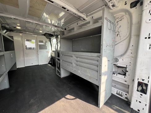 Used 2017 Ford Transit 350 148 Low Roof w/ Exterior Upgrade Package RWD image 19